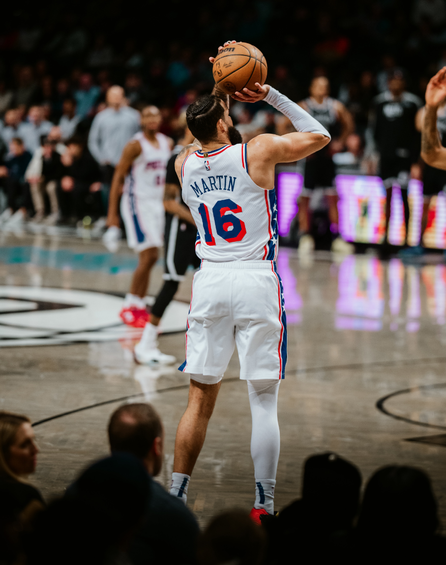 爱游戏娱乐-费城76人训练开放日，今晚内部沟通引欢呼，NBA季后赛在即，球队文化再被提及的简单介绍